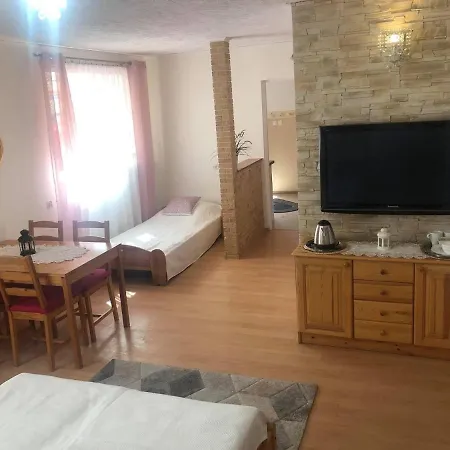 홈스테이 Goscinne Martika *