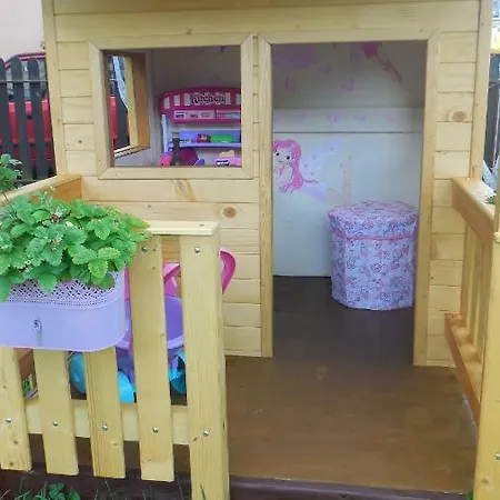 Goscinne Martika 홈스테이