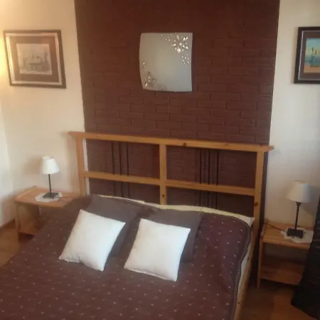 Goscinne Martika 홈스테이