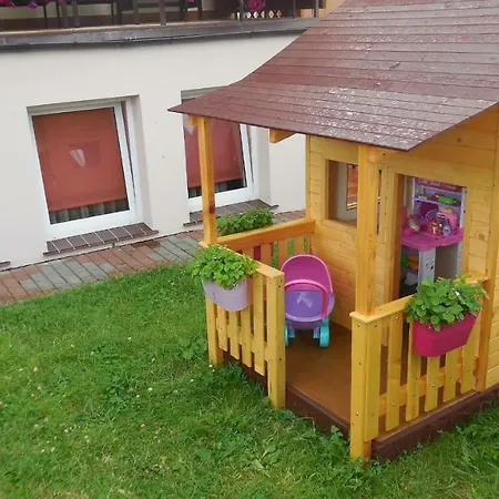 Goscinne Martika 홈스테이